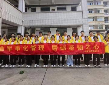 劳动砺心志    实践促成长