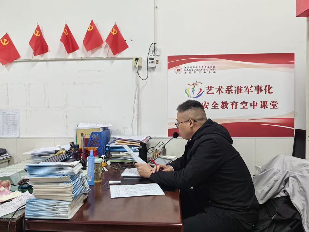 fa735d1dfa4a47cfa2bc97915380f443.jpg fa735d1dfa4a47cfa2bc97915380f443.jpg